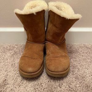 Bailey Button Chestnut Ugg Size 9
